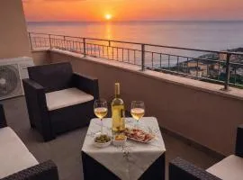 SkyView Apartment at Middletown - Sea View & Private Parking