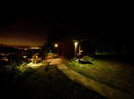 Le jardin de Védèze, hotel a Les Abymes