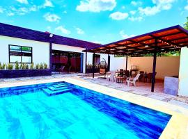 Villa Santy Paraiso lujoso & Privado, hotell sihtkohas Ricaurte