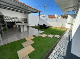 Casa na Charneca da Caparica com Espaço Exterior