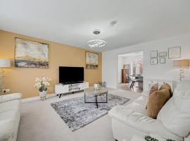 Large 4 Bed House - Garden -Driveway- Newport, hotelli kohteessa Rogerstone