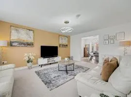 Large 4 Bed House - Garden -Driveway- Newport