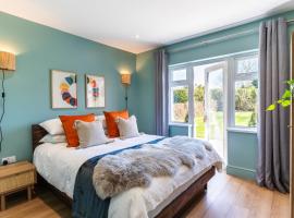 Woodstock - 3 Bed Luxury Bungalow with Full SKY TV, hotelli kohteessa Hindlip
