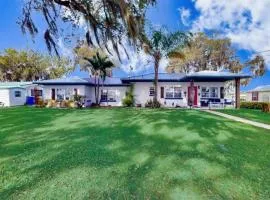 Spacious lakefront house with private dock , gas grill, deck and patio