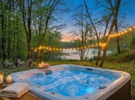 Spacious Waterfront Mansion wHot tubPoolTable