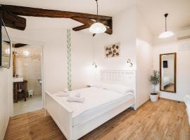 Casa Rossa & Casa Ressel Boutique Hotel: Motovun şehrinde bir otel