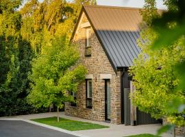 Vale 194 - Luxury Accommodation in McLaren Vale - 5 holiday homes with king size beds, Hotel in McLaren Vale