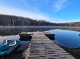 The Beaver Den, hotel in Haliburton