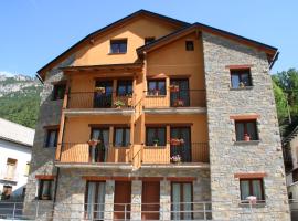 Apartamentos Mobison, hotel em Salinas de Bielsa