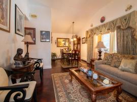 Peaceful 3BR Garden Cottage - Long Island Escape – hotel w mieście Coram