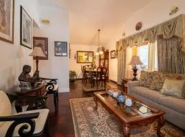 Peaceful 3BR Garden Cottage - Long Island Escape