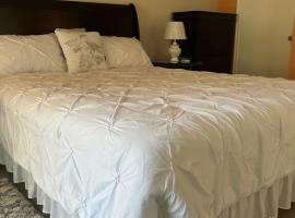 Zoë Oasis - #1 Couple's Choice & Wholesome Getaway, hotel a Lilliendahl