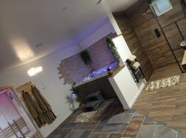 SoÉvasion- Suite avec jacuzzi et sauna privatif proche Arras、Barlyのホテル