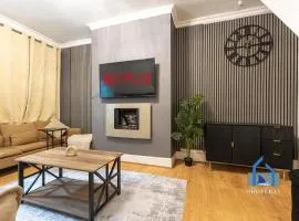 Traditional Central Home-Games Room-Free Parking