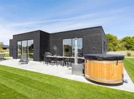 Awesome Home In Grenaa With Sauna, Hotel in Grenå