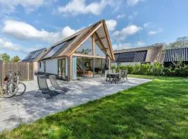 Luxury thatched holiday home for up to 6 people