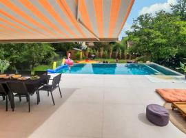 Amazing Home In Yerres, hotel en Yerres