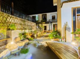 Autumn Shower Courtyard Twin Room, hotel a Jiawan