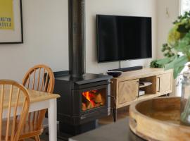 The Hidden Gem Family friendly home with EV station, Hotel in Rye