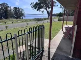 Toukley Lakeside Apartment