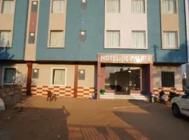 Hotel JR Palace- Near Toran Dwar and free Parking