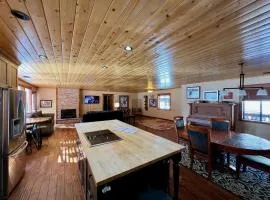 Alpine Summit Lodge - Formally 4K View