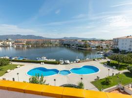 Flateli Empuriabrava, hotel em Empuriabrava