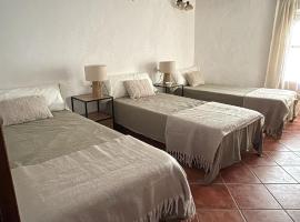 Casa Rural La Font, hotel i Sant Mateu