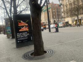 Mrdka spermie, hotel a Blatno