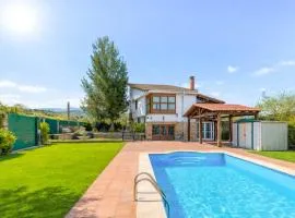 Espectacular casa rural con piscina en el Baztan