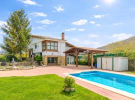 Espectacular casa rural con piscina en el Baztan, hotel v destinaci Iráizoz