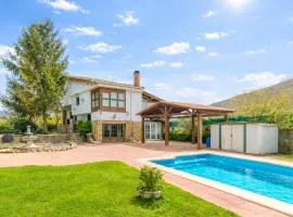 Espectacular casa rural con piscina en el Baztan