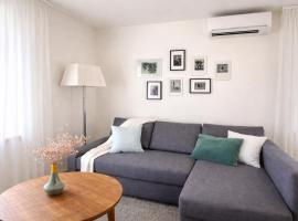 Cozy apartment near hiking trails, hótel í Jäneda