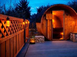Chalet mit Sauna, Kamin & Fernblick im Steigerwald, Hotel in Schlüsselfeld
