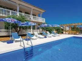 Apartment with pool Kristina by Villas Guide