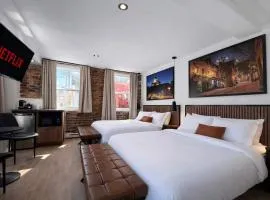 Room with 2 Queen Beds Downtown Quebec City
