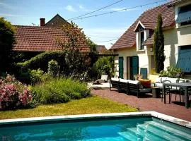 Maison Montchenu élégance et piscine 8 pers