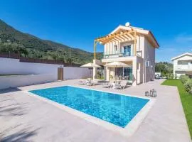 Villa Riza Sky by Villa Plus
