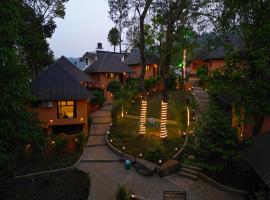 Kashmeeram Vythiri Wayanad Premium Pool Resort, hotel di Vayittiri