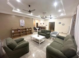 Villa Seven7, spacieuse, parking & électricité H24, hotel i Bamako