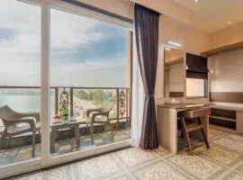 Lakeside Leisure A Lake View Hotel