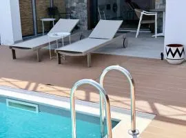 Cozy Romantic Studio with Pool & Sea View Rastoni