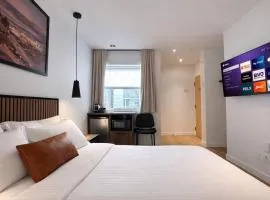 Room with 1 Queen Bed Downtown Quebec City