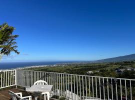 Hôtel Le Soleil Couchant, hotel i Saint-Pierre