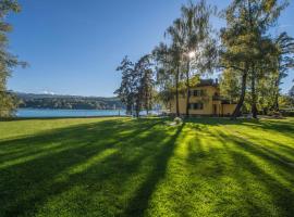 Hotel Villa Rainer, hotelli kohteessa Pörtschach am Wörthersee