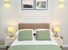 Stylish Studio Retreat by the beach with parking