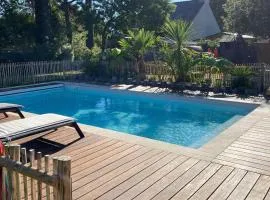Grande maison familiale avec piscine et jardin