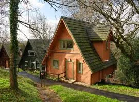 Scandi Style Bracken Lodge with Private Decking Sleeps 6