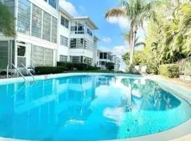 Sunny Lakefront Condo