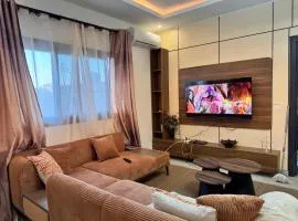 Cozy apartment with swimming pool and gym